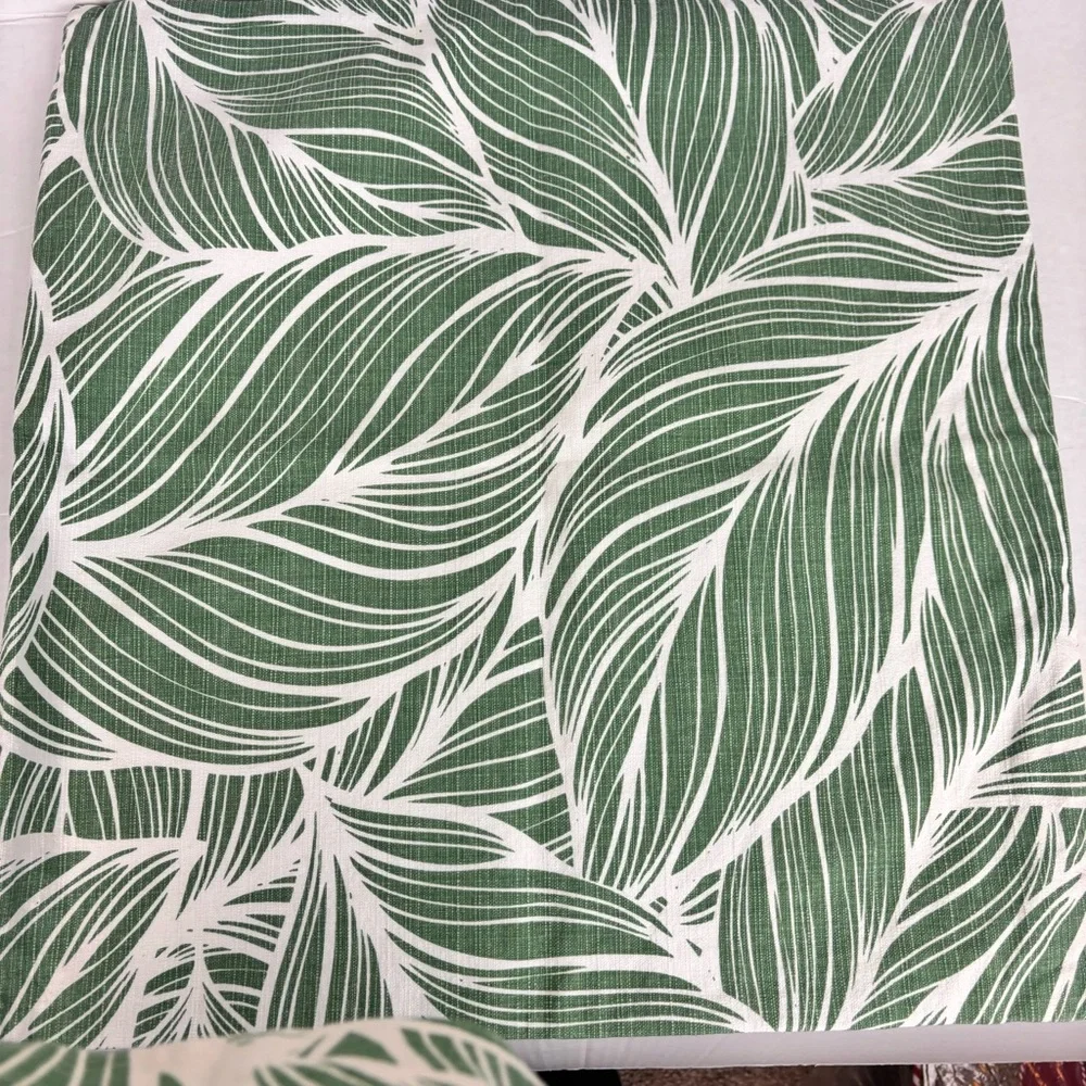 Pair(2)of palm leaf design pillow covers-green & white